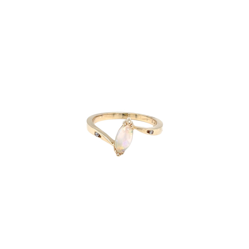 14ct Yellow Gold Solid White Opal Ring
