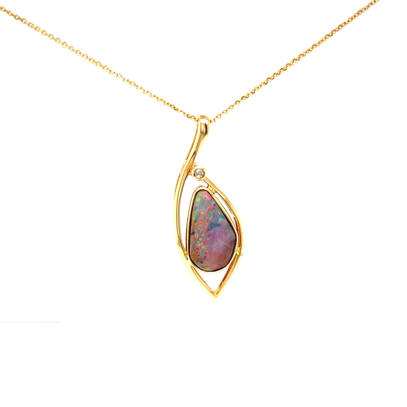 18ct YG Opal Pendant