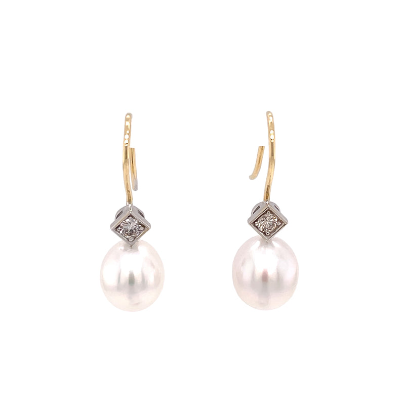 18ct Yellow and White Gold Australian South Sea Pearl Earrings.