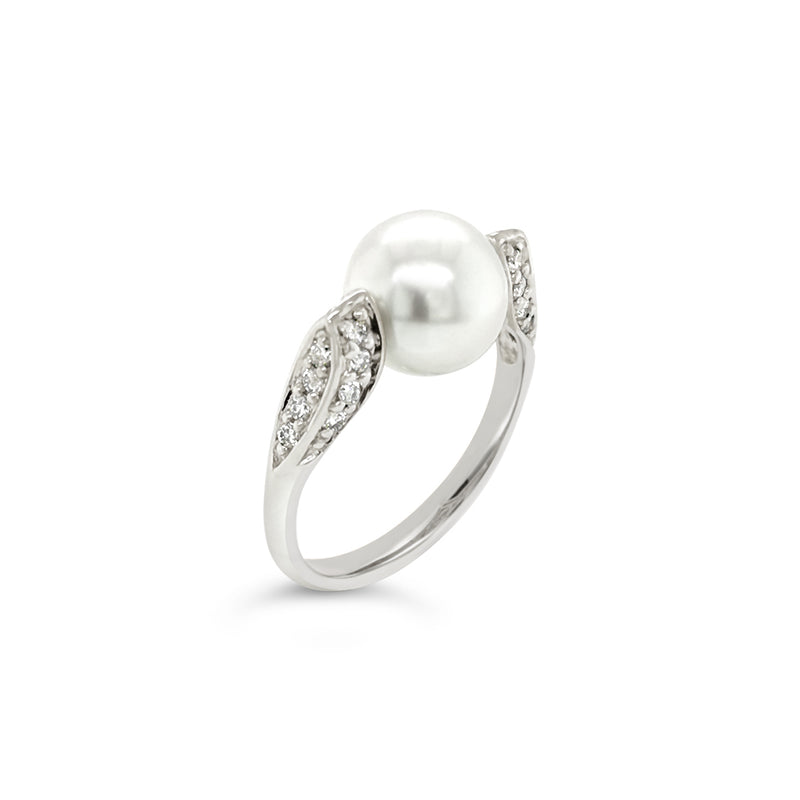 (SOLD)  18ct White Gold Australian South Sea Pearl Ring
