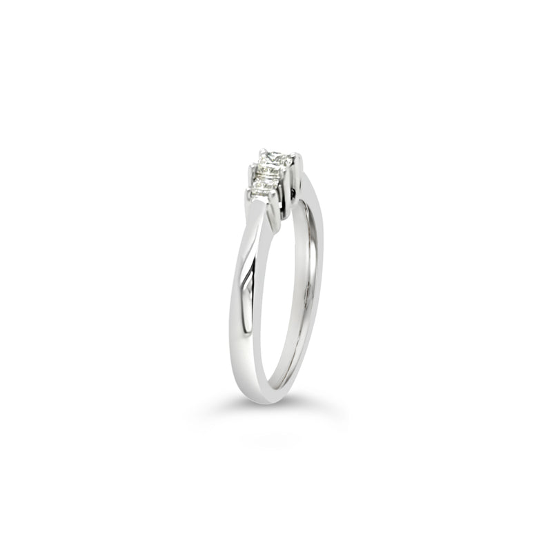18CT White Gold Diamond Ring